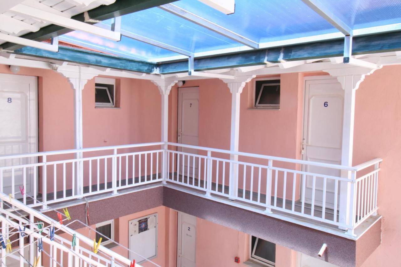 Sarti Center Studios 外观 照片